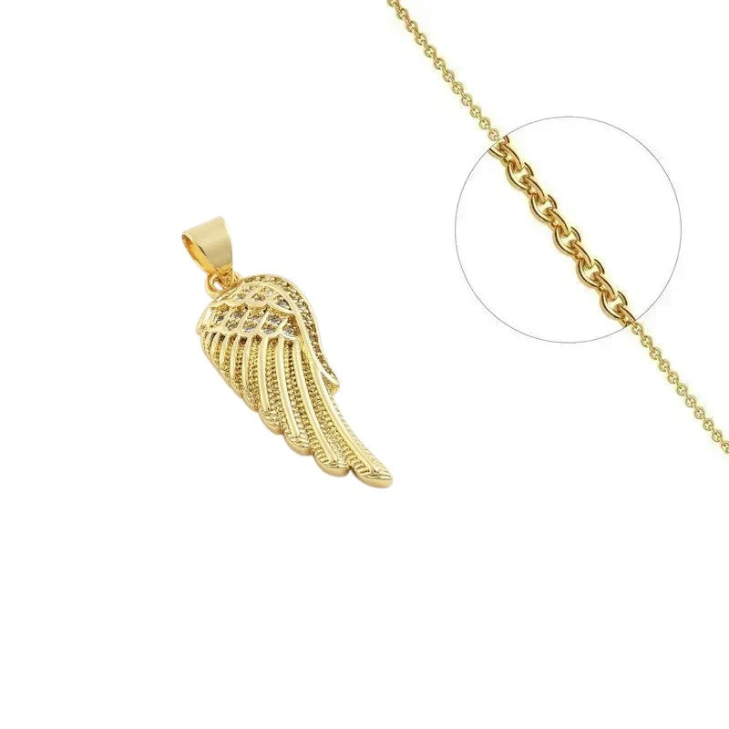 Collier Doré Pendentif Aile Zirconiums – Chaîne 45 cm | Bijou Élégant & Glamour