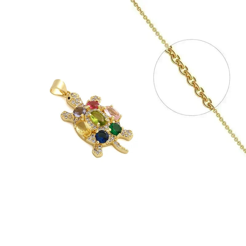 Collier Doré Pendentif Tortue & Zirconiums Colorés Sertis | Bijou Femme Luxe & Nature