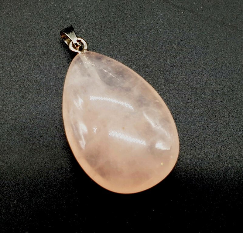 Pendentif Larme Quartz Rose — 3 cm | Amour Inconditionnel, Douceur & Harmonie