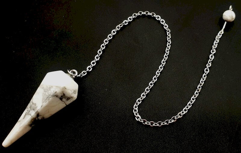 Pendule Divinatoire Conique Howlite 3,5 cm – Radiesthésie & Apaisement