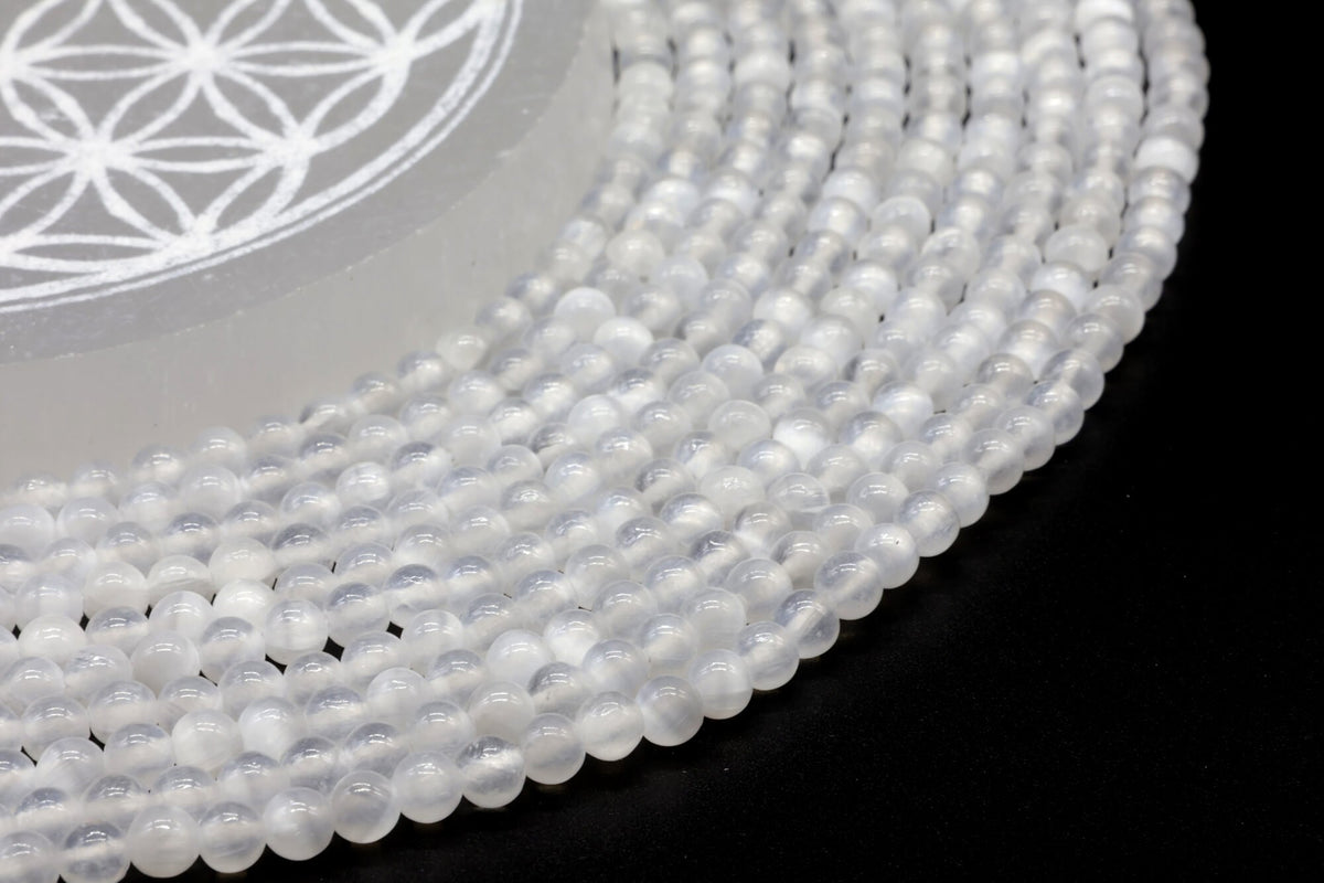 Perles Sélénite 'AA' 4mm sur fil 38cm