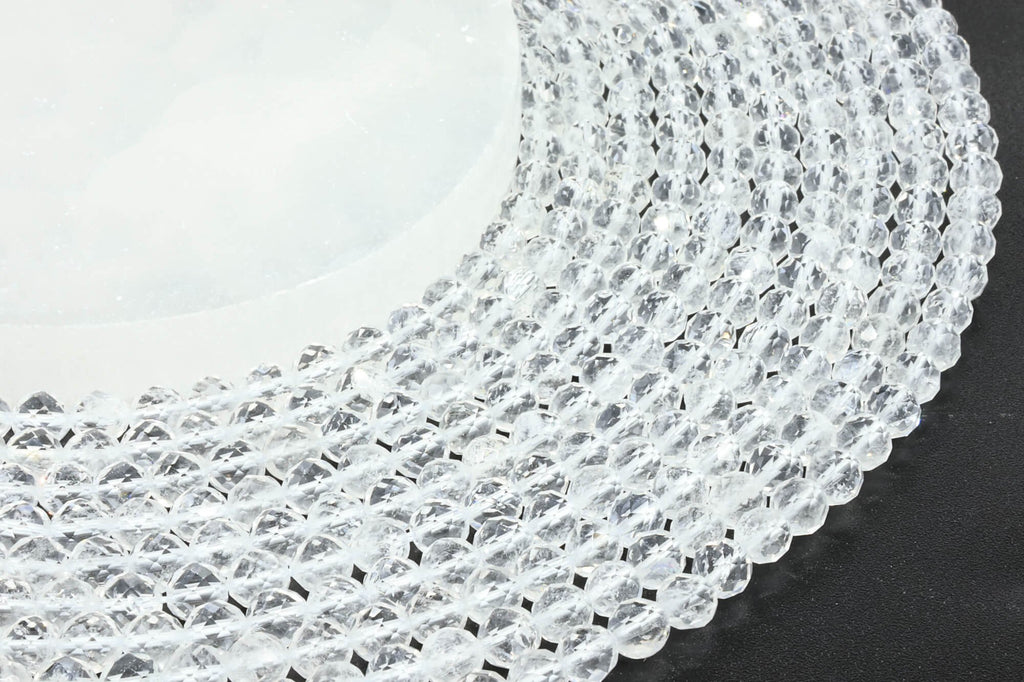 Perles facettées Cristal de Roche 6mm sur fil 38cm