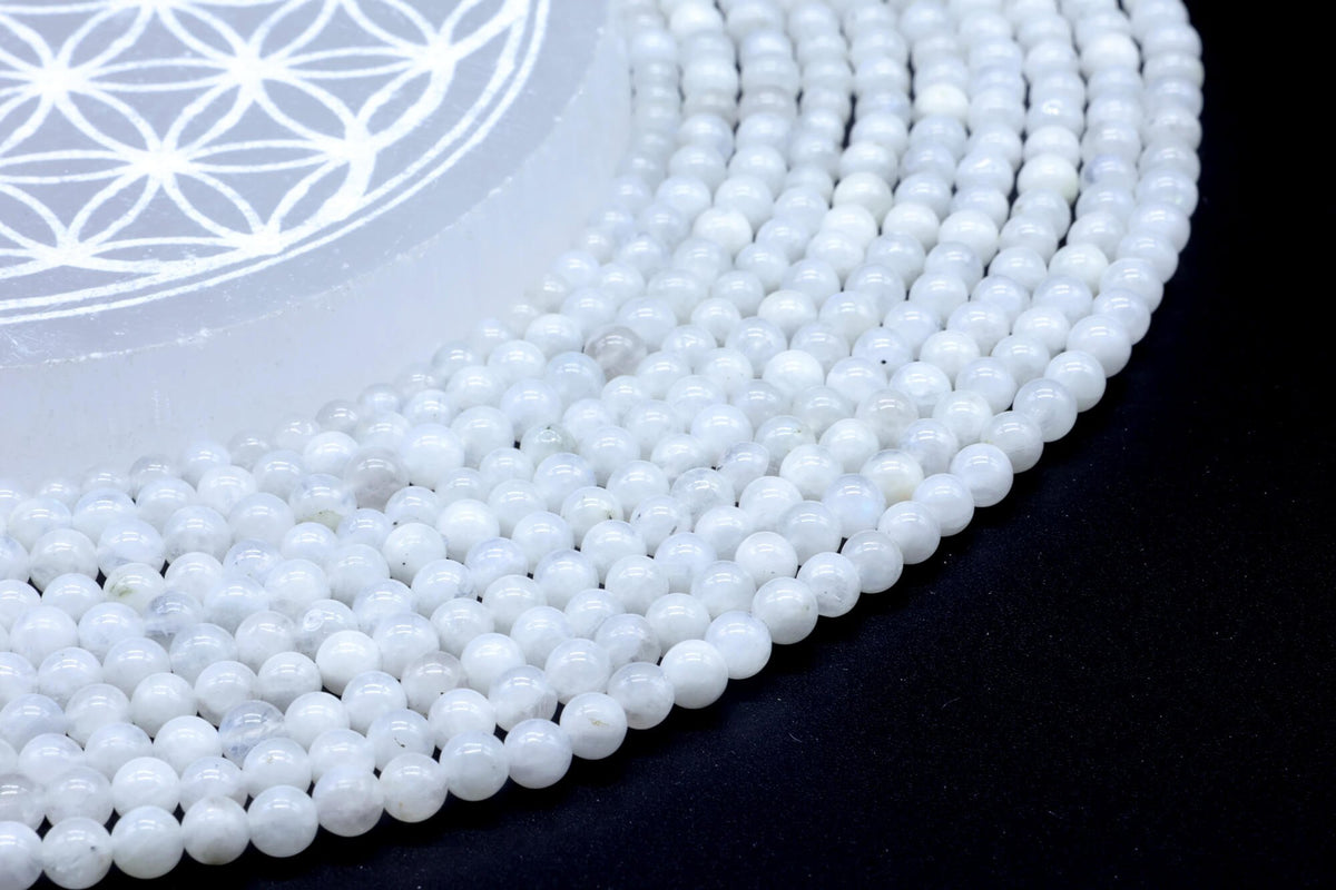 Perles de Lune Blanche 'AA' 4mm sur fil 38cm