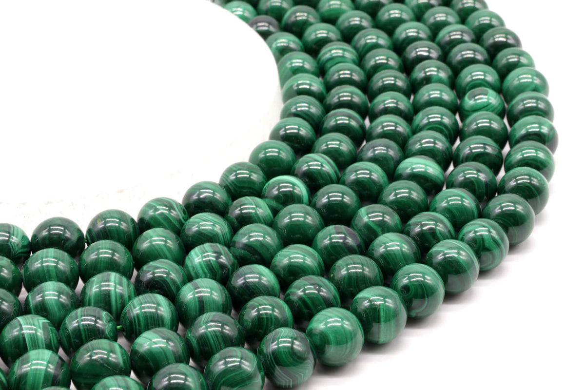Perles 'Dark' Malachite 'AA' 10mm sur fil 38cm