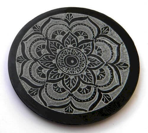 Porte-Encens Pierre Ronde Motifs Gravés 10cm | Décoration Naturelle & Rituel Zen
