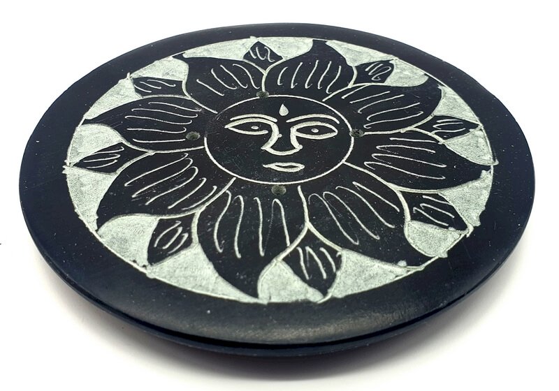 Porte-Encens Pierre Ronde Soleil 10cm – Artisanat Indien Peint à la Main