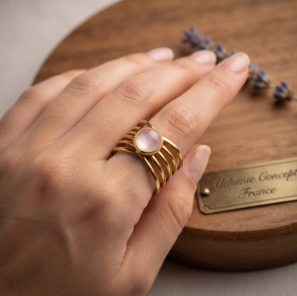 Bague Pince Dorée Quartz Rose – Acier Inoxydable Ajustable | Pierre Naturelle