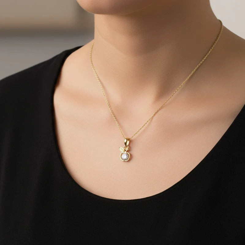 Collier Pendentif Pomme Serti de Zirconiums Scintillants Doré – Plaqué Or 1 Micron | Bijou Femme