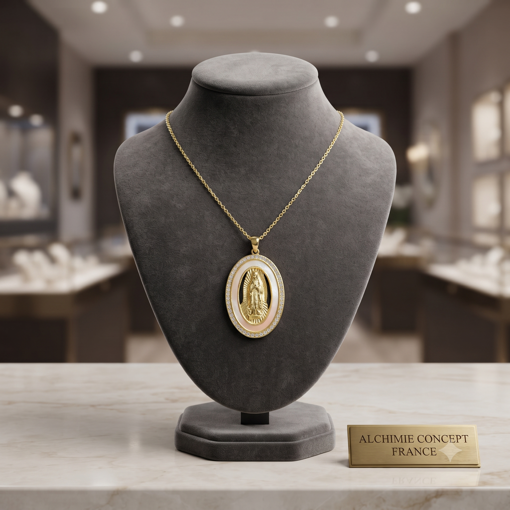 Collier Doré Pendentif Vierge Marie Nacre & Zirconiums Sertis – Chaîne 45 cm Plaqué Or 1 Micron