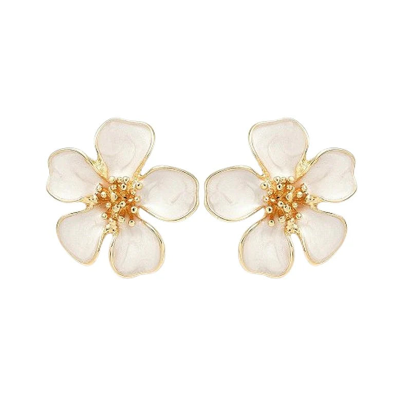 Boucles d'Oreilles Fleur Nacre Blanche – Élégance Intemporelle Dorée