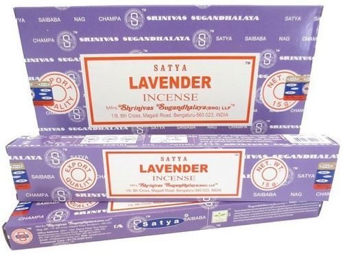 Encens Satya Lavande – Boîte de 12 paquets de 15g.