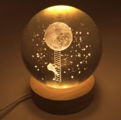 Veilleuse USB Verre Escapade Lunaire 9cm – Gravure Intérieure Lumière Jaune