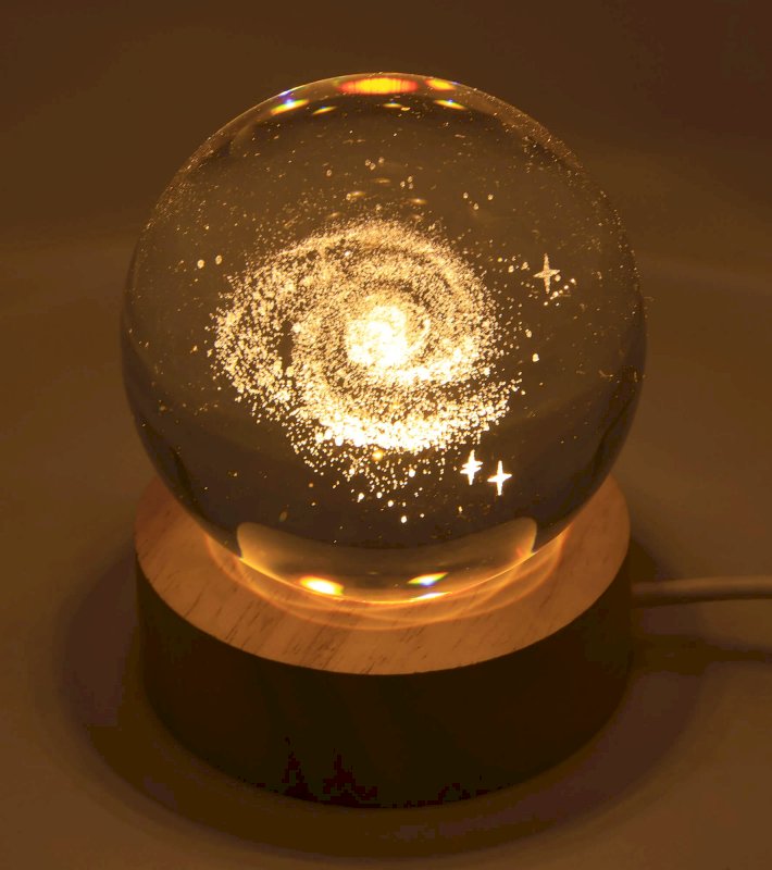 Veilleuse USB Verre Galaxie 9cm – Gravure Intérieure Lumière Jaune