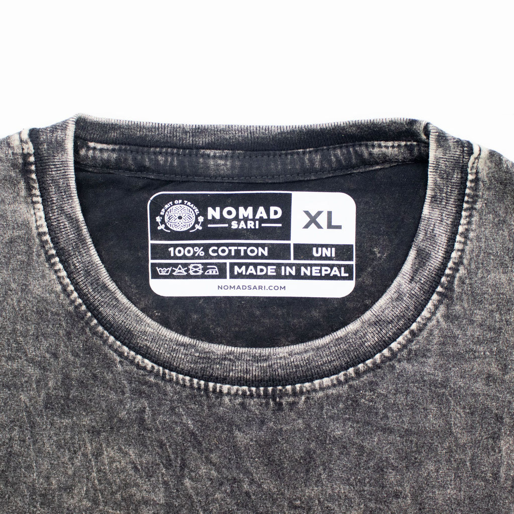 * T-Shirt en Coton Délavé Nomad Sari – Boussole de Vie – Anthracite – XL