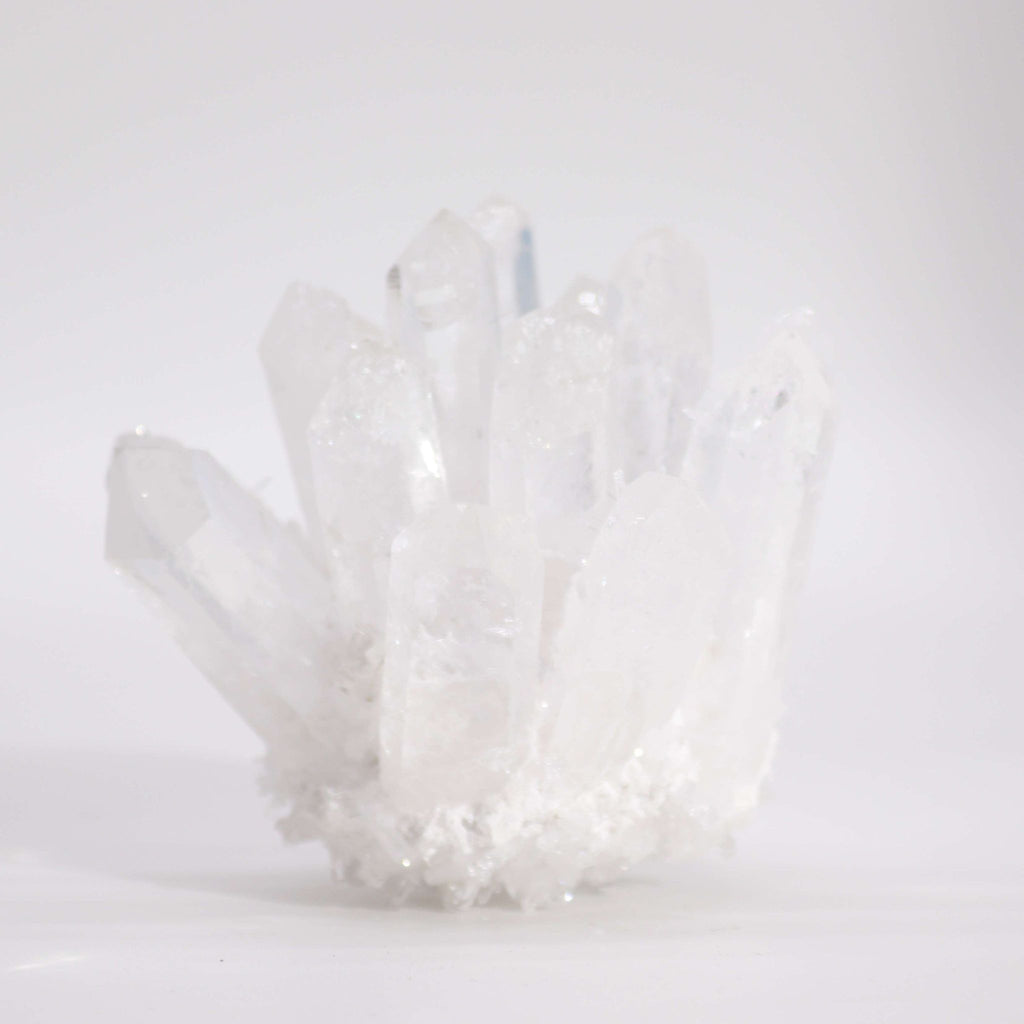 Amas de quartz clair fabriqué par l’homme – environ 250 à 300 g, 8 cm