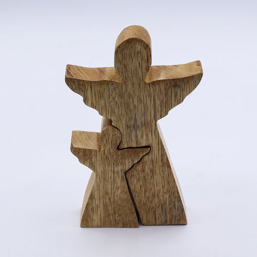 * Ange abritant un petit ange en bois de manguier – Émail blanc