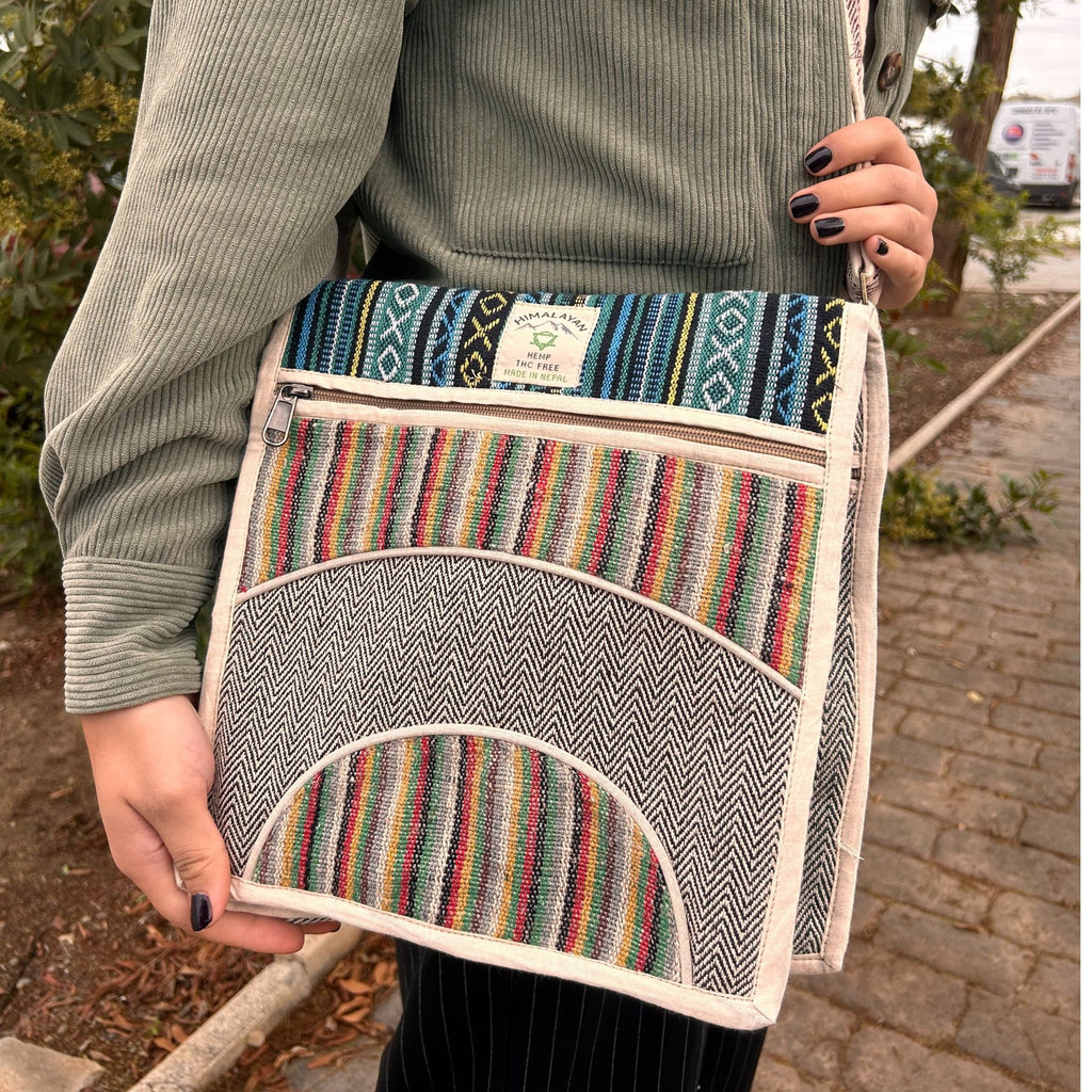 Sacoche Ordinateur Portable en Chanvre – Curves | Messenger Artisanal Népal