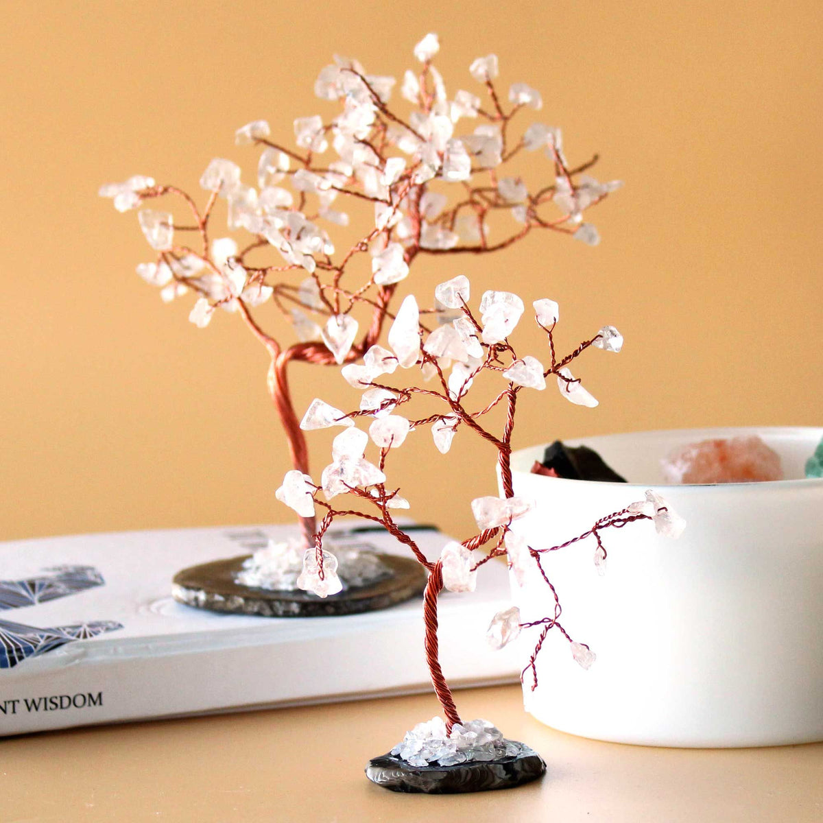 * Arbre en cristal de roche sur socle en agate noire – 35 pierres