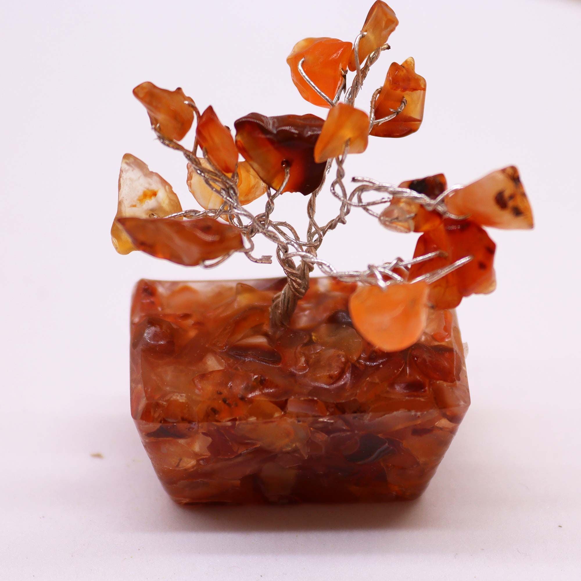 Mini Arbres en Pierres Précieuses sur Base d'Orgonite – Cornaline (15 pierres)