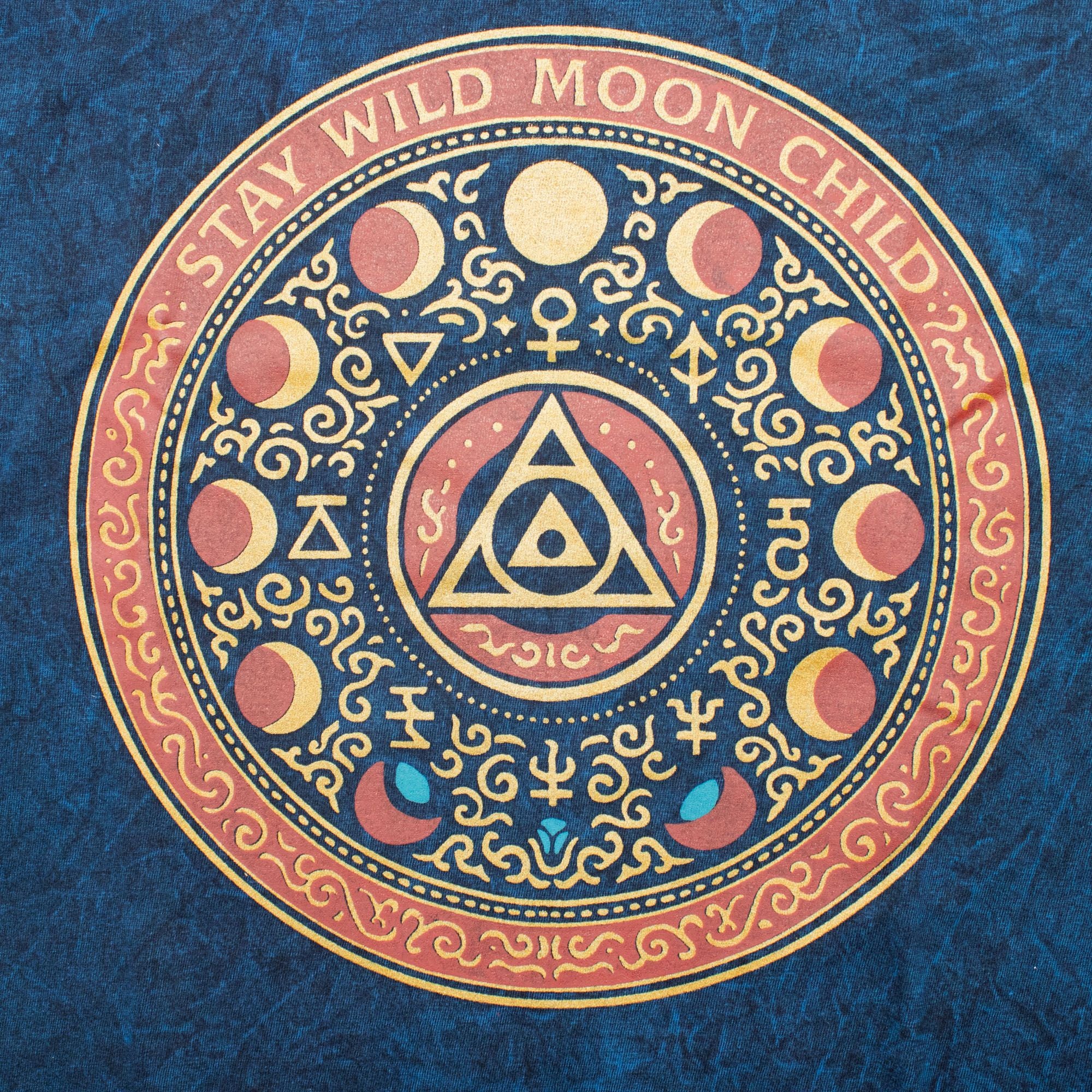 * T-Shirt en Coton Délavé Nomad Sari – Stay Wild Moon Child – Bleu – L