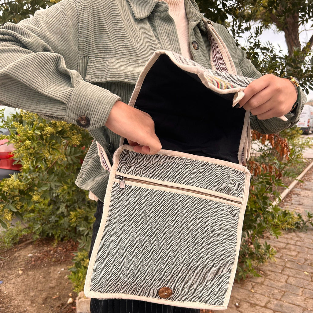 Sacoche Ordinateur Portable en Chanvre – Curves | Messenger Artisanal Népal