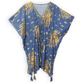 Kaftan Femme Bleu Mer & Imprimé Corail Doré – Col V & Pompons | Collection Nomad Sari Méditerranée