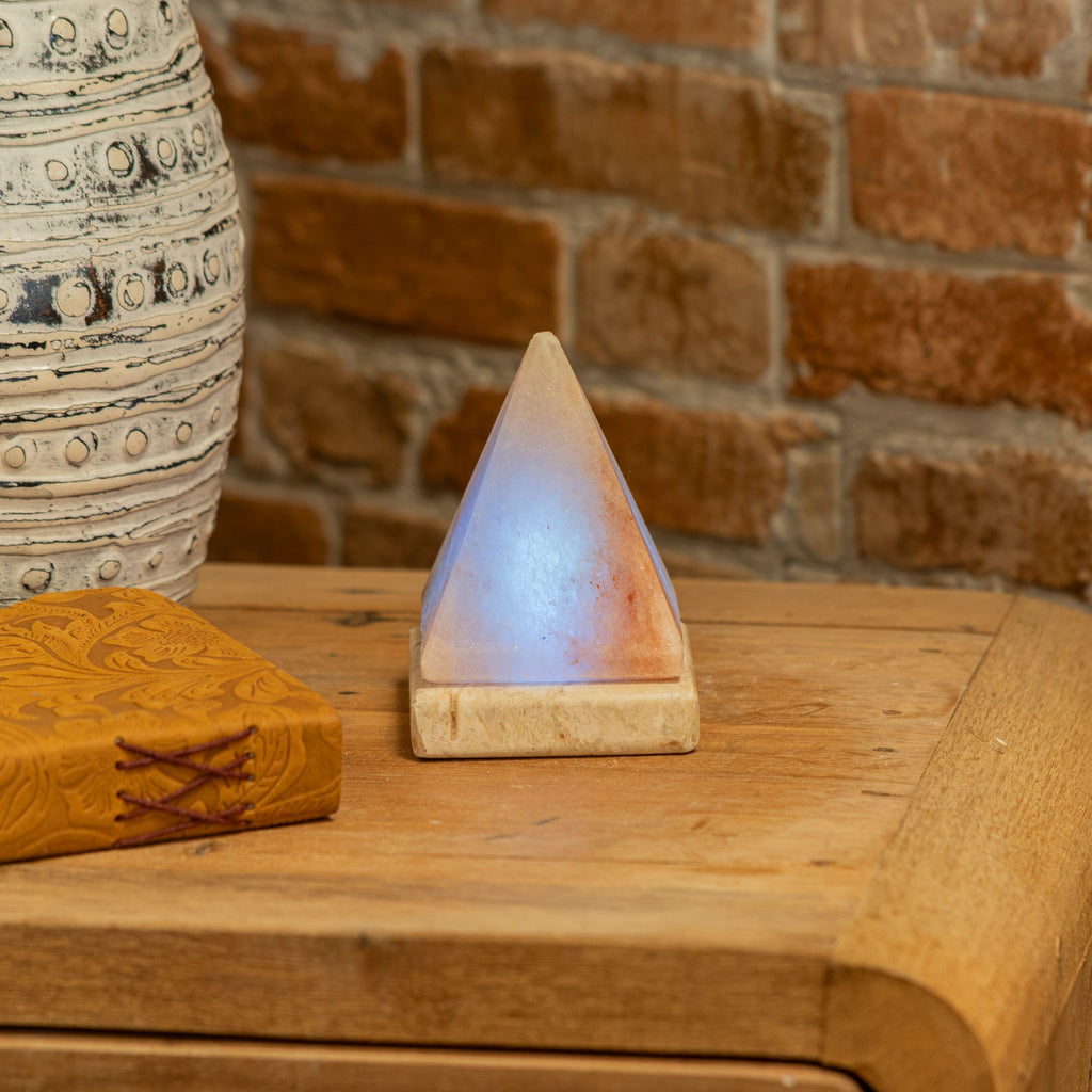 * Lampe en sel de l’Himalaya USB en forme de pyramide, 9 cm, lumière multicolore
