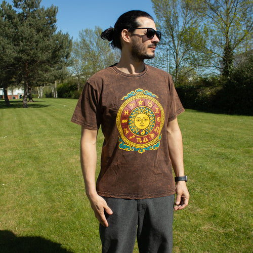 * T-Shirt en Coton Délavé Nomad Sari – Soleil & Zodiaque – Marron – M