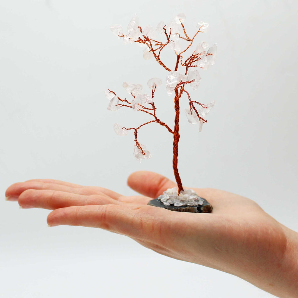 * Arbre en cristal de roche sur socle en agate noire – 35 pierres