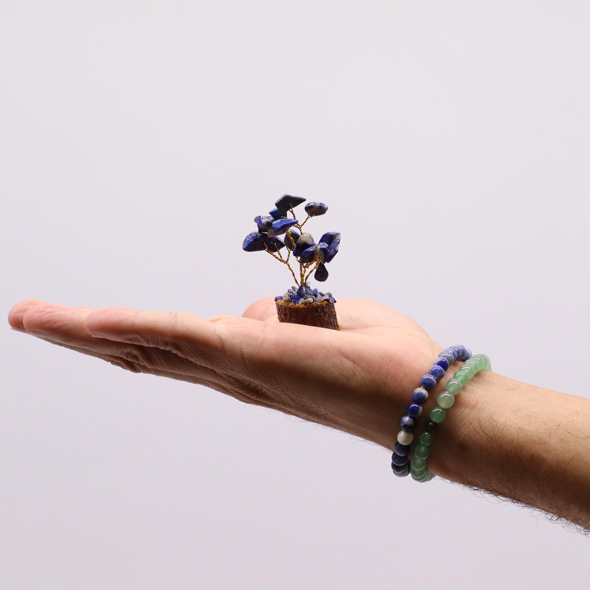 Mini Arbres en Pierres Précieuses sur Socle en Bois – Sodalite (15 pierres)
