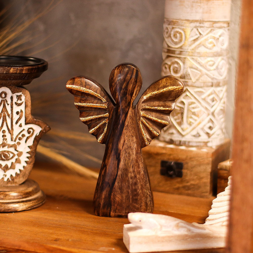 * Grand ange en bois de manguier 19 cm – Décor doré