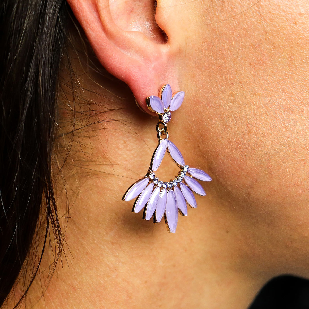 * Boucles d’oreilles longues pendantes en verre vintage – Lavande