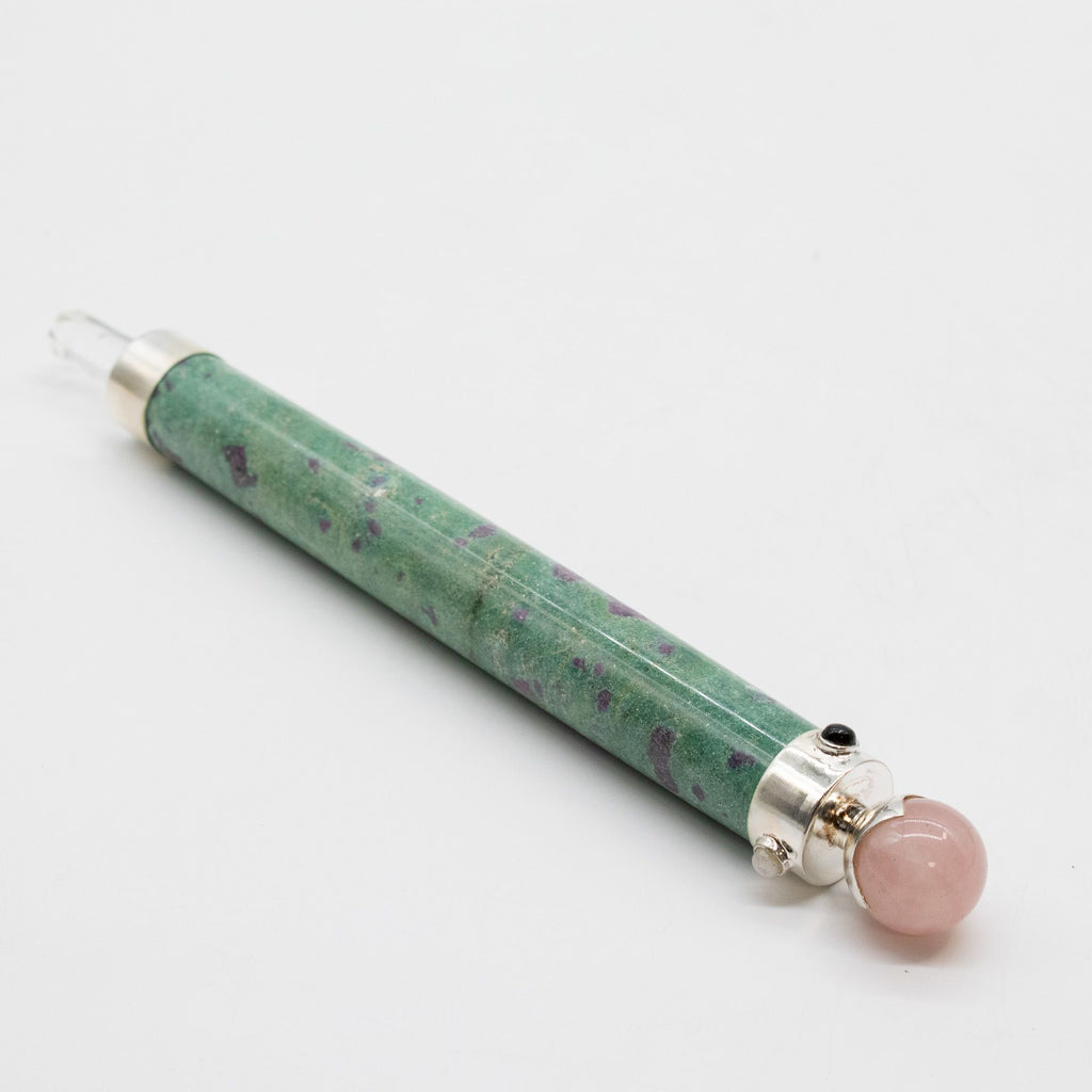 * Baguette Cœur verdoyant en rubis sur fuchsite – Boule en quartz rose, 23 cm