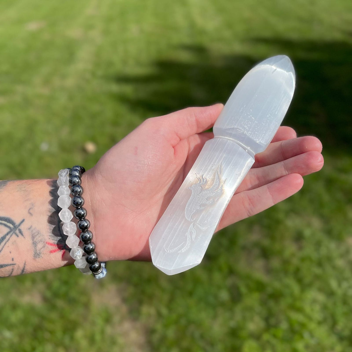 Couteau rituel en sélénite « Lâcher prise sur le passé »