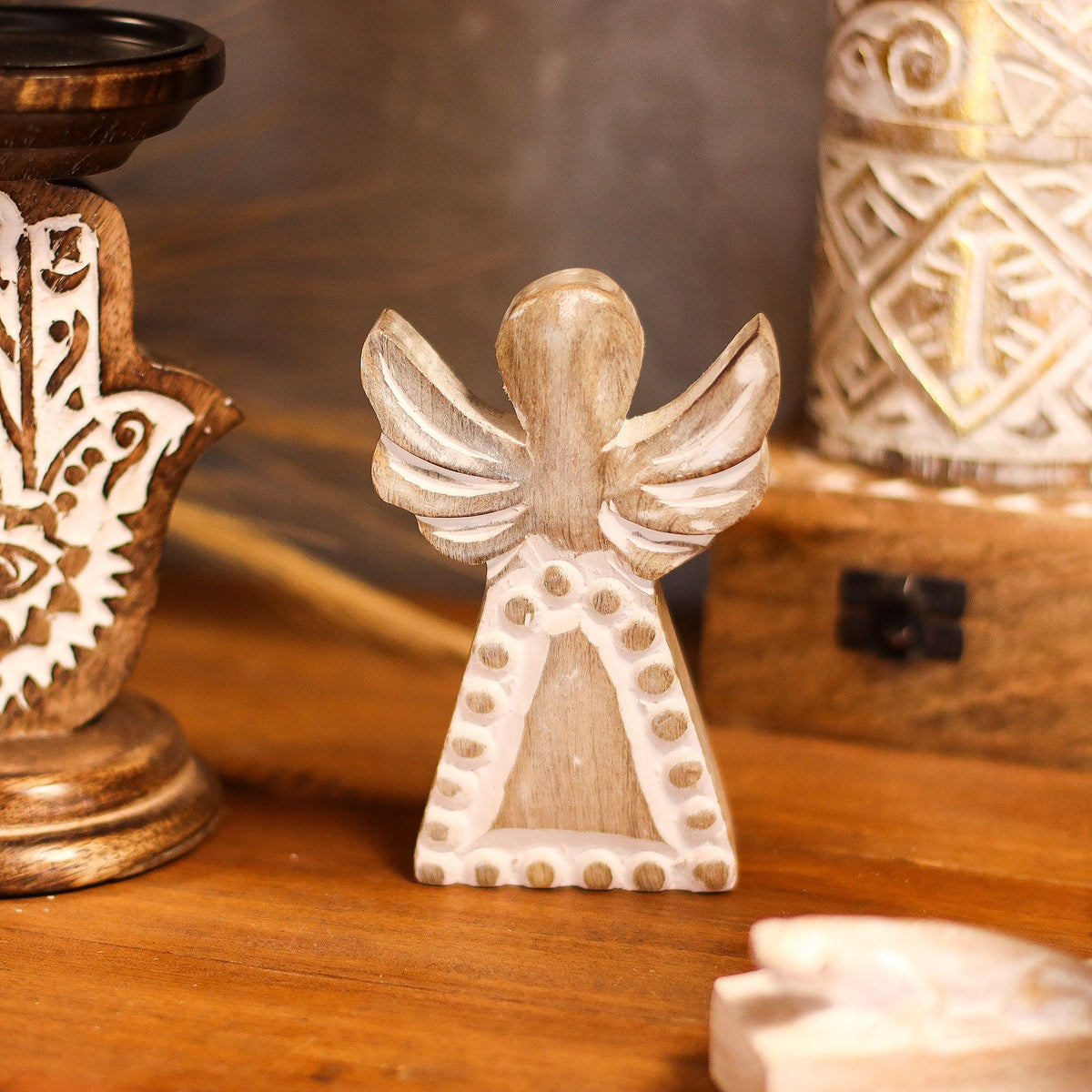 * Ange en bois de manguier – Finition blanchie