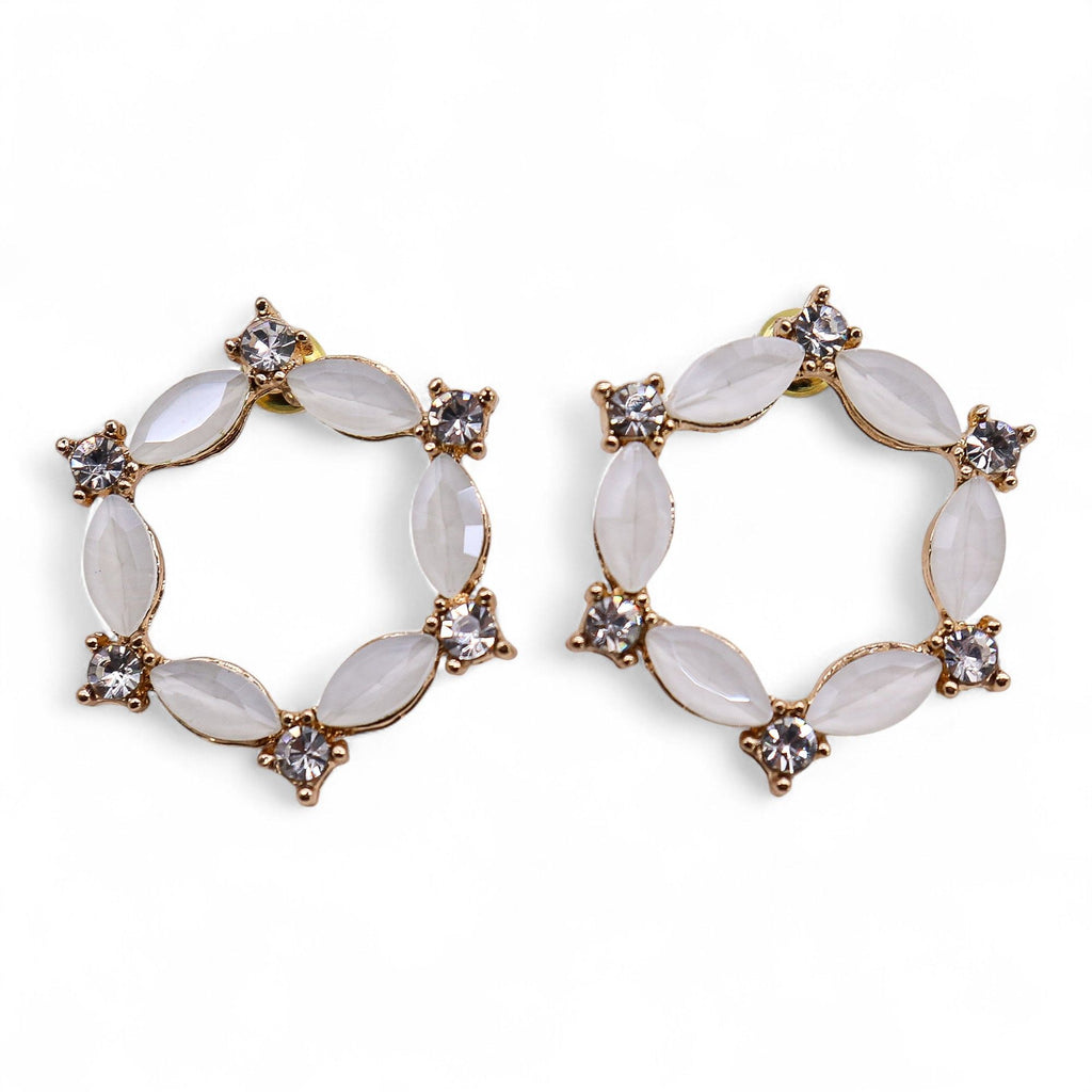 * Boucles d’oreilles anneaux en verre vintage – Teinte perle