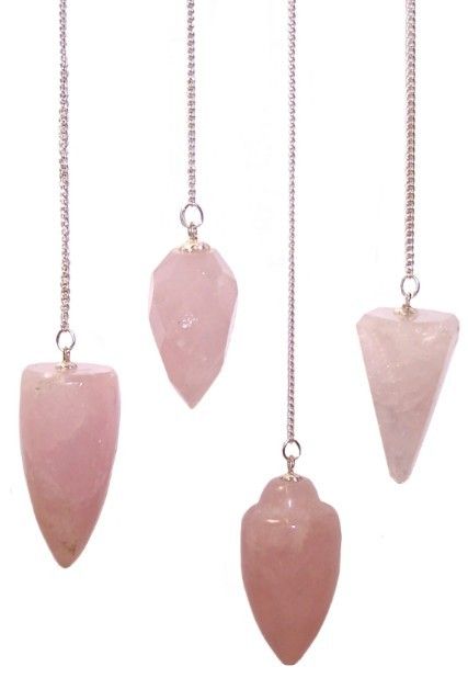 Pendule en quartz rose avec chaîne argentée