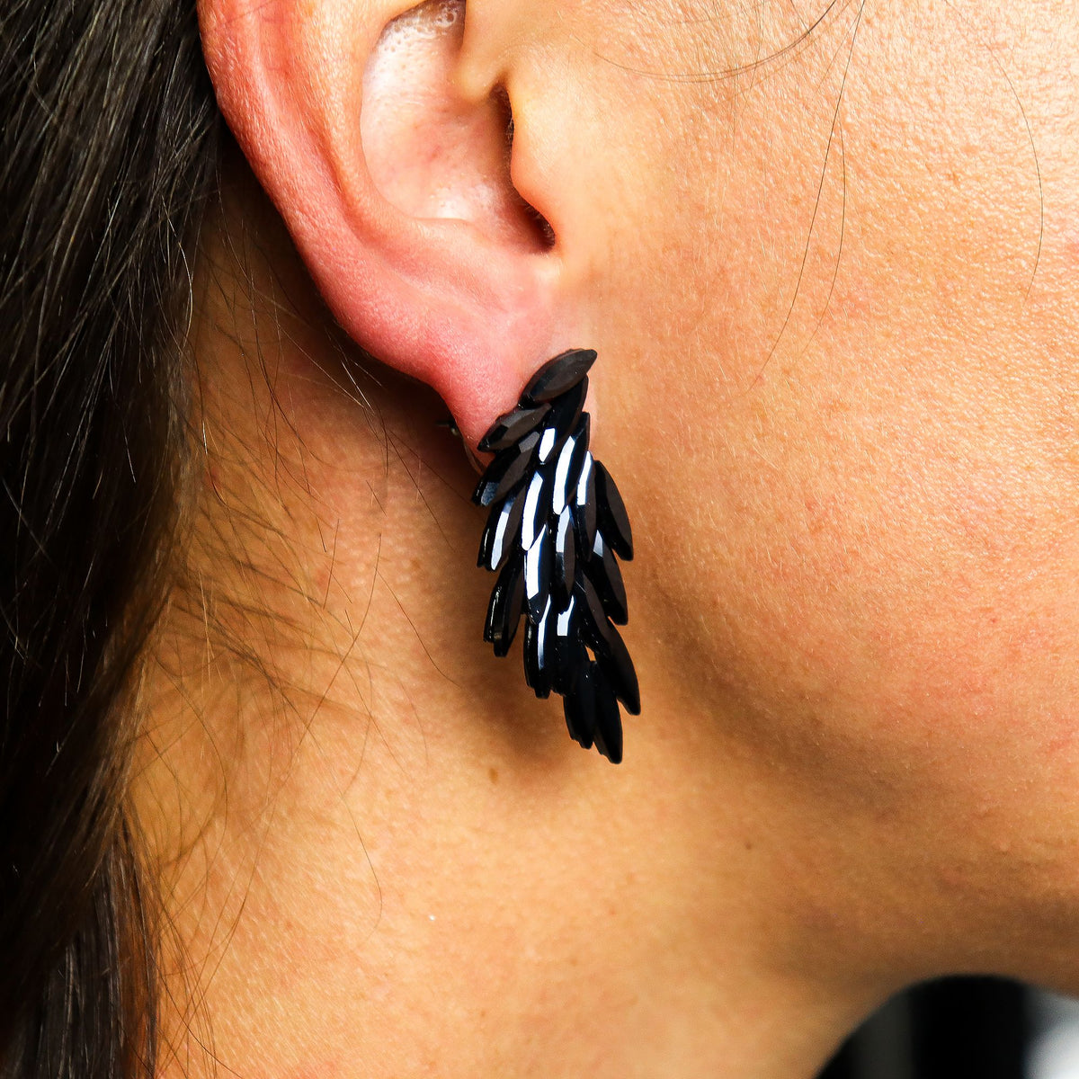 * Boucles d’oreilles ailes d’ange en verre vintage – Noir de jais