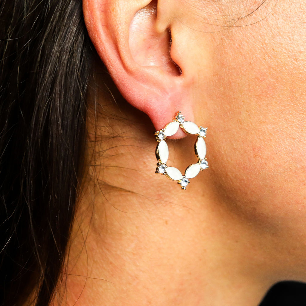 * Boucles d’oreilles anneaux en verre vintage – Teinte perle