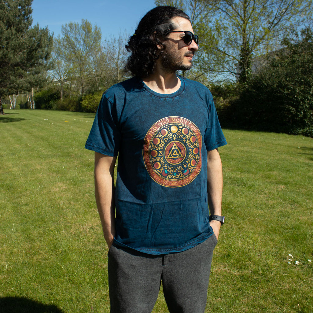 * T-Shirt en Coton Délavé Nomad Sari – Stay Wild Moon Child – Bleu – S