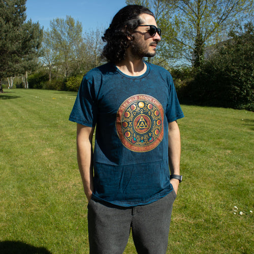 * T-Shirt en Coton Délavé Nomad Sari – Stay Wild Moon Child – Bleu – S