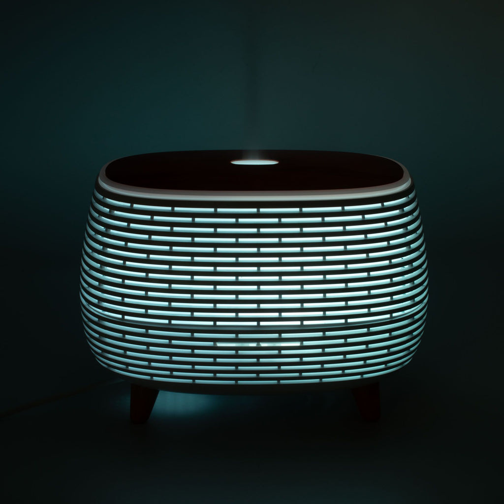 * Diffuseur aromatique au design futuriste rainuré avec éclairage multicolore