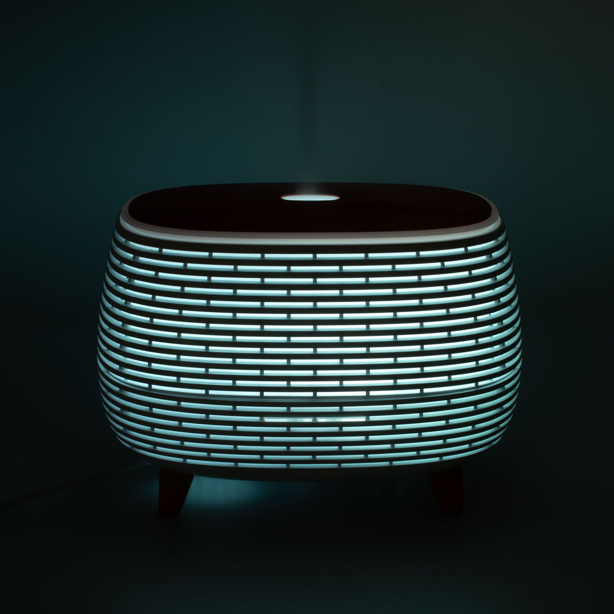 * Diffuseur aromatique au design futuriste rainuré avec éclairage multicolore