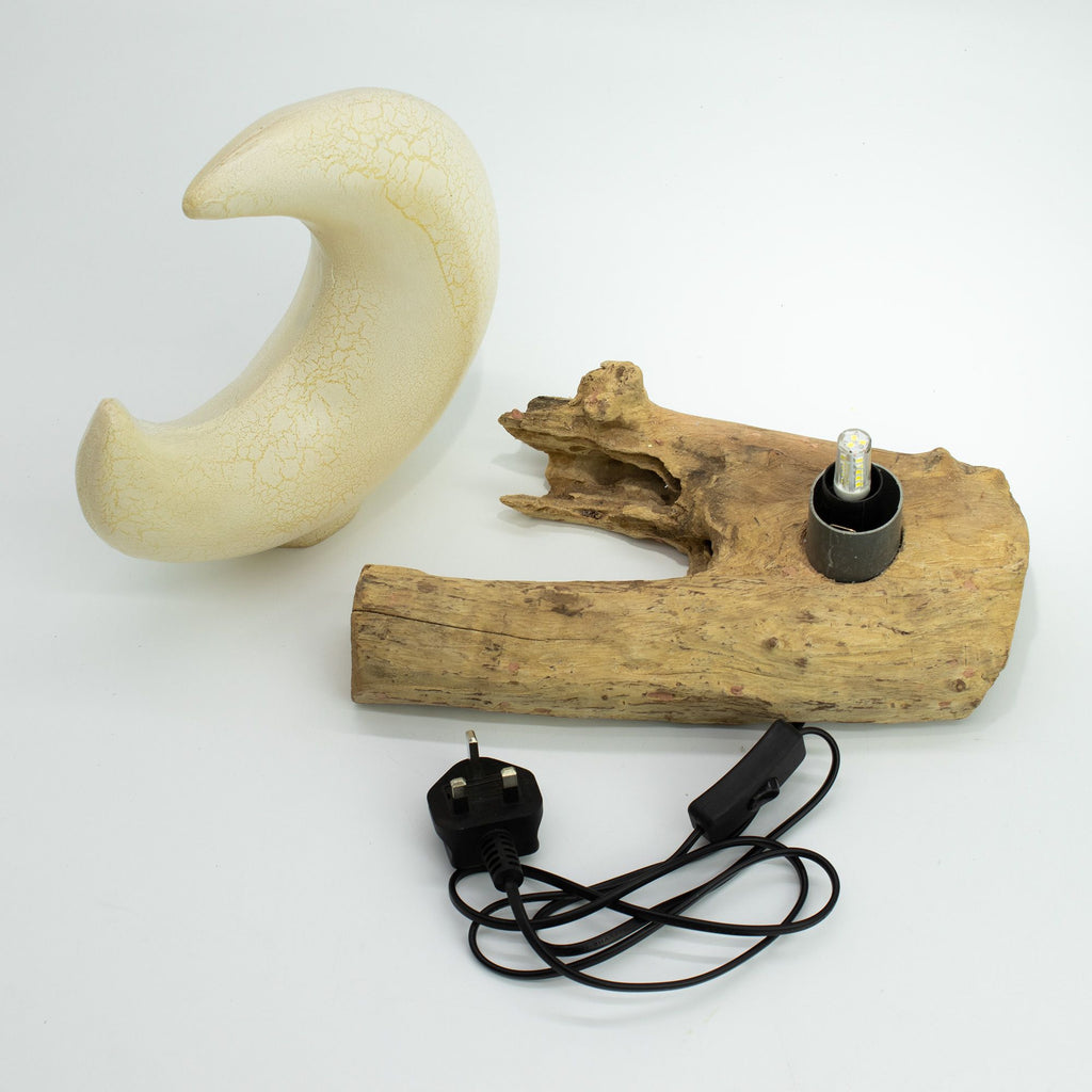 * Lampe DriftGlow – Abat-jour lune gris craquelé et pied en bois flotté