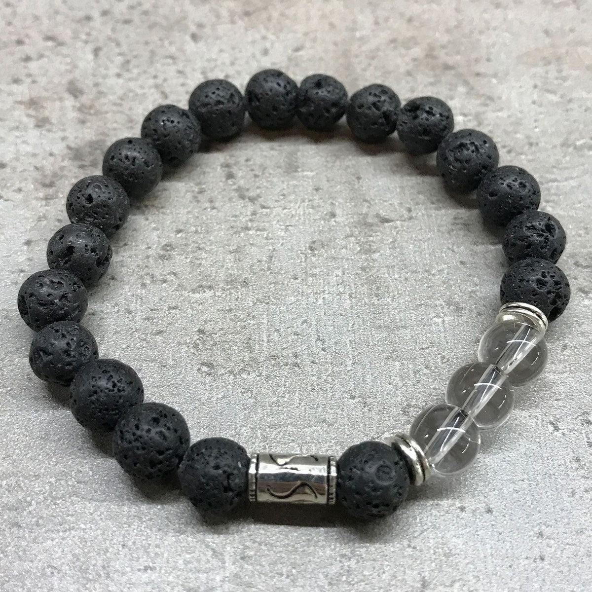 * Bracelet tribal en pierre de lave et cristal de roche
