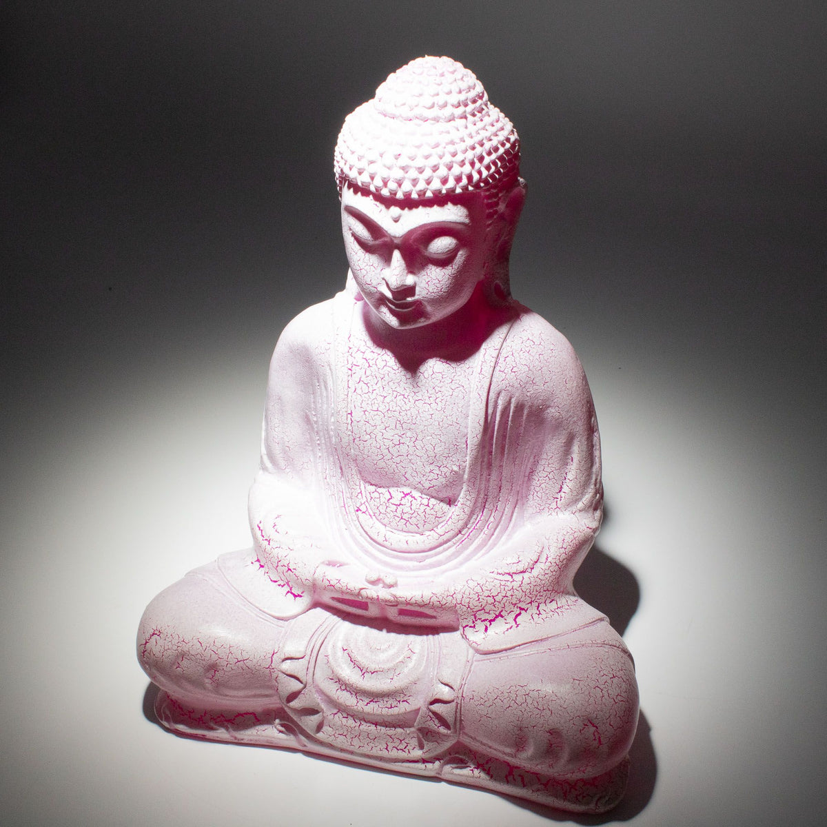 * Lampe Bouddha en méditation – Finition cerise craquelée et socle ovale