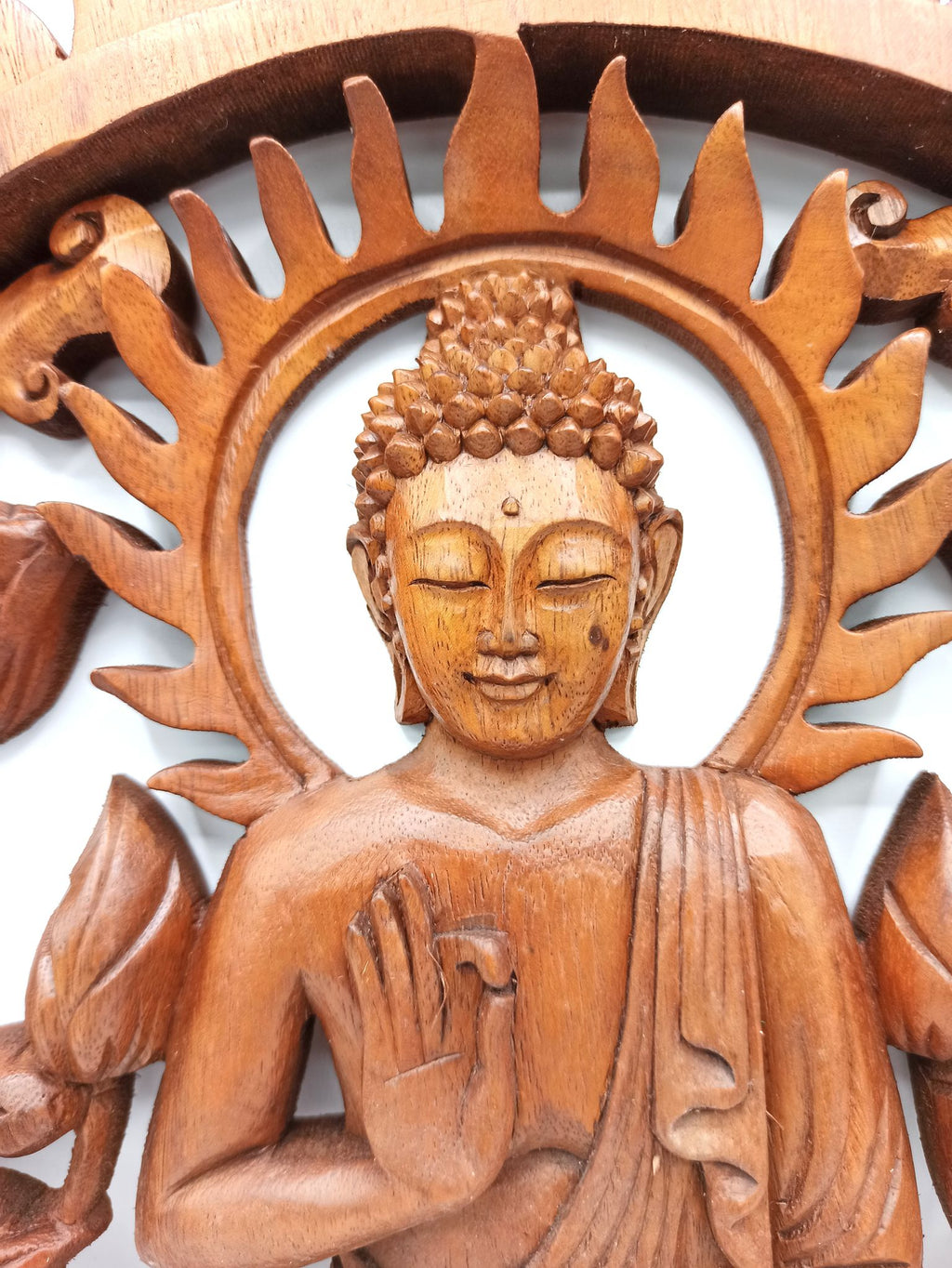 * Panneau mural Bouddha et Lotus en bois de suar sculpté à la main, 40 cm