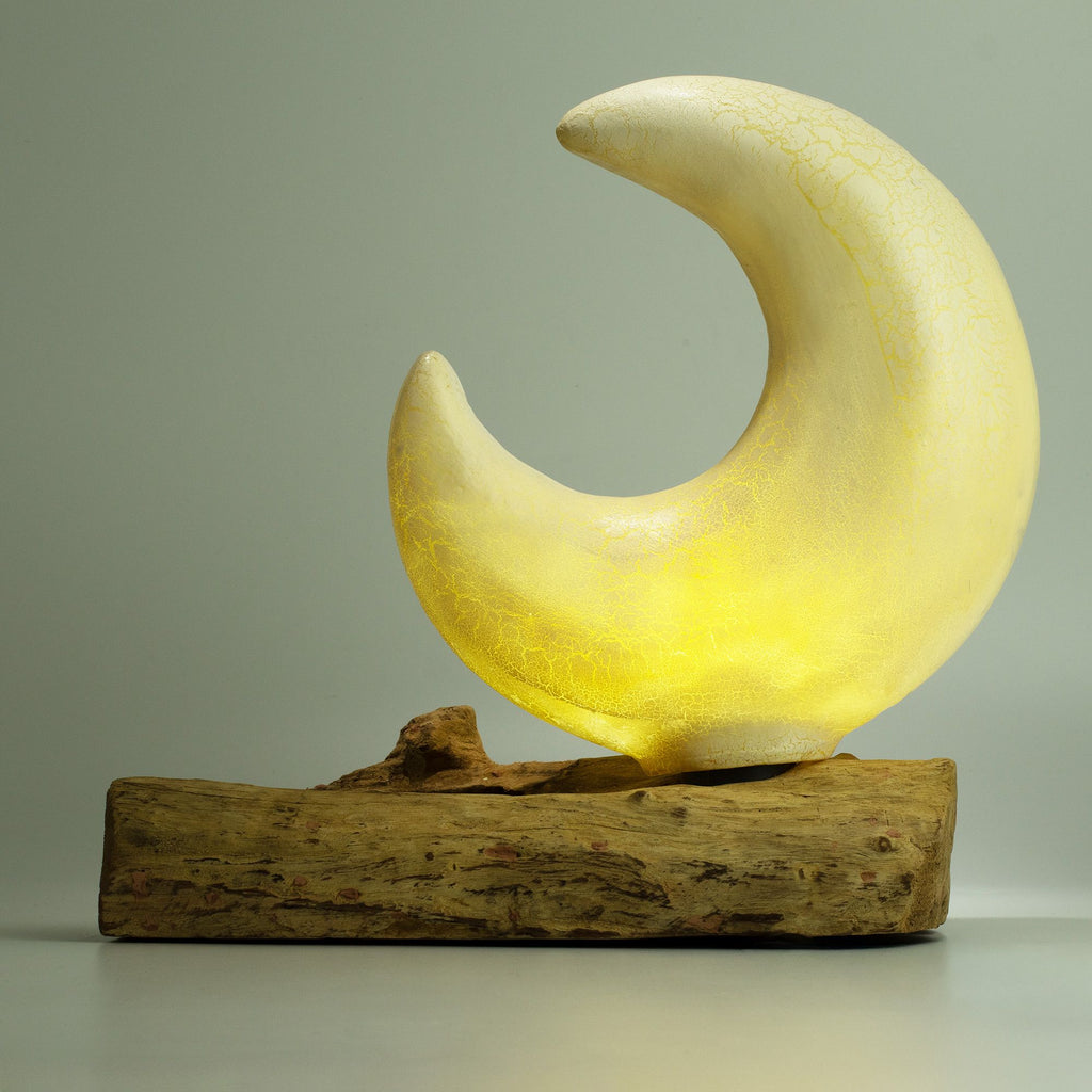 * Lampe DriftGlow – Abat-jour lune gris craquelé et pied en bois flotté
