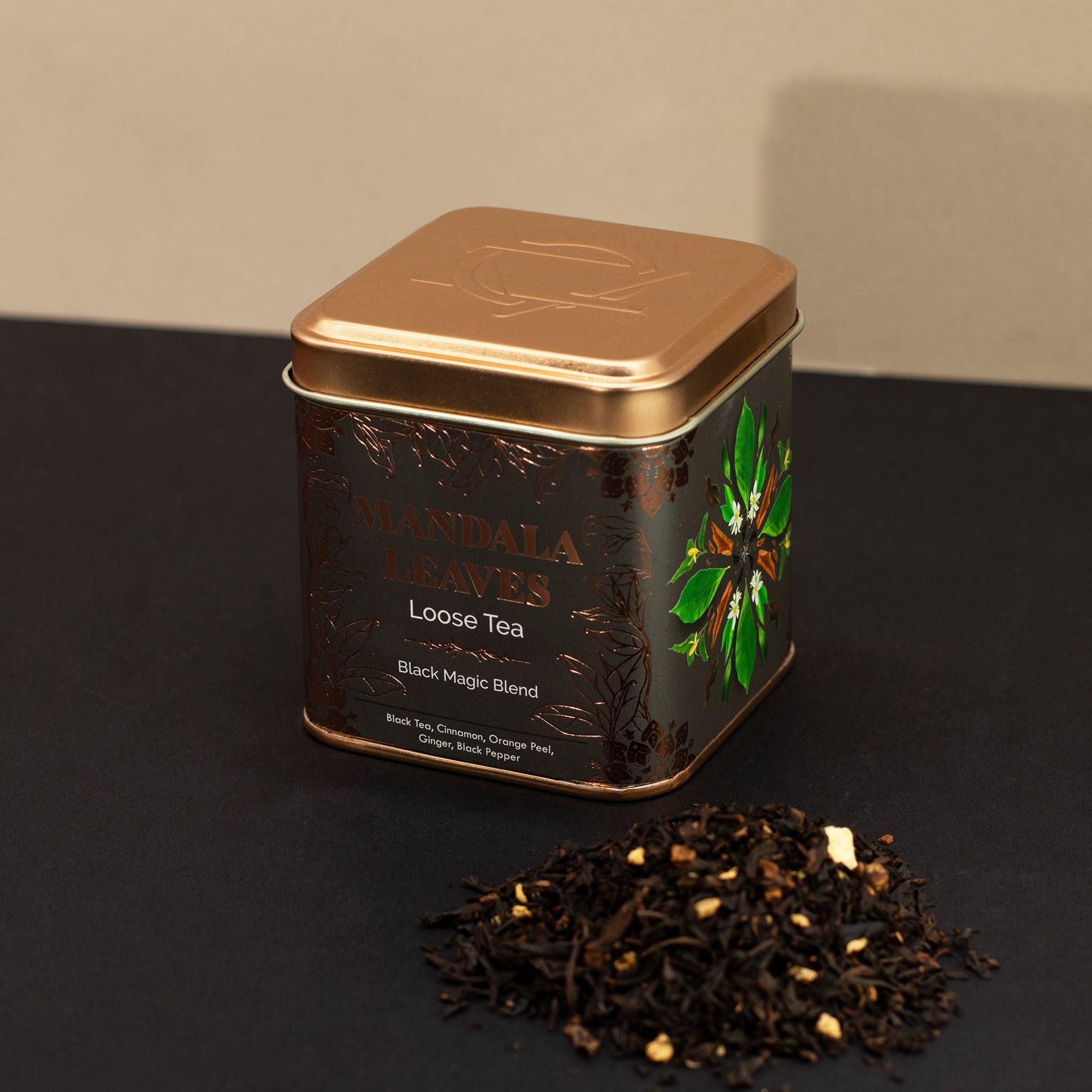 Thé Noir Black Magic Blend 50g – Mélange Épicé Artisanal | Boîte Métallique