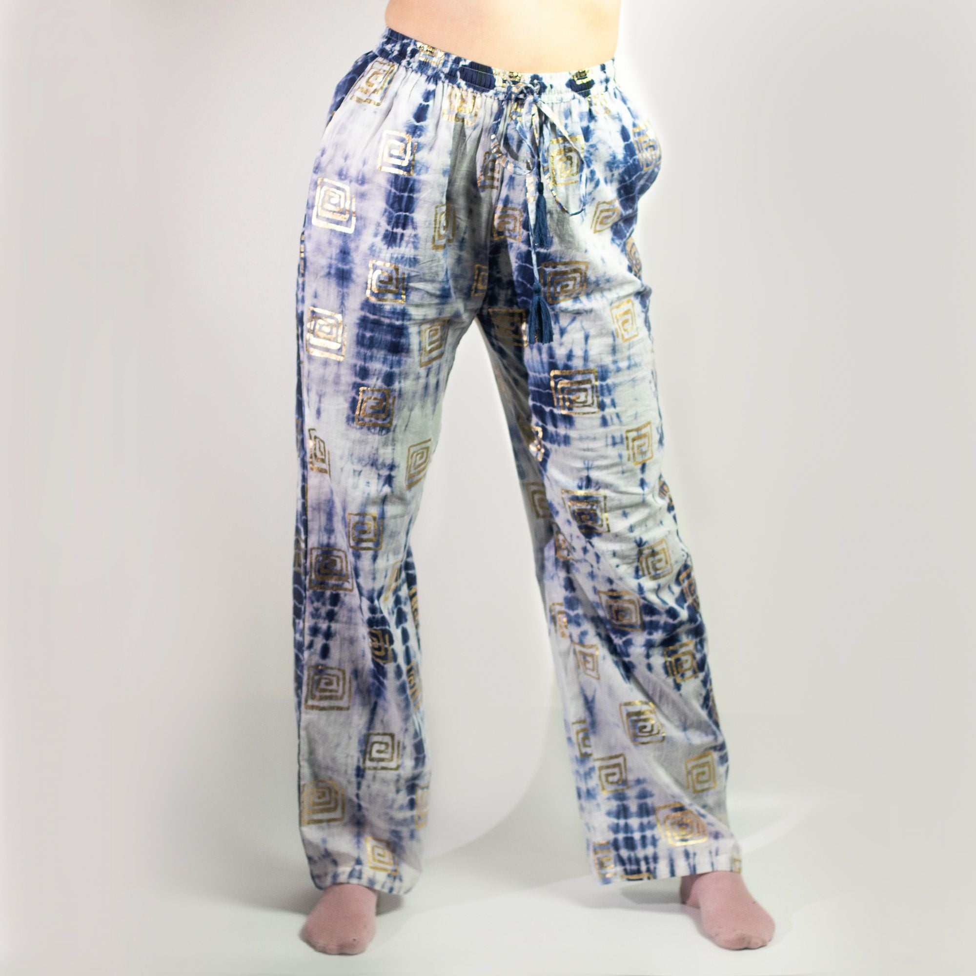Pantalon Lounge Femme Motifs Grecs Or & Bleu Peint à la Main – Collection Nomad Sari Méditerranée (L/XL)